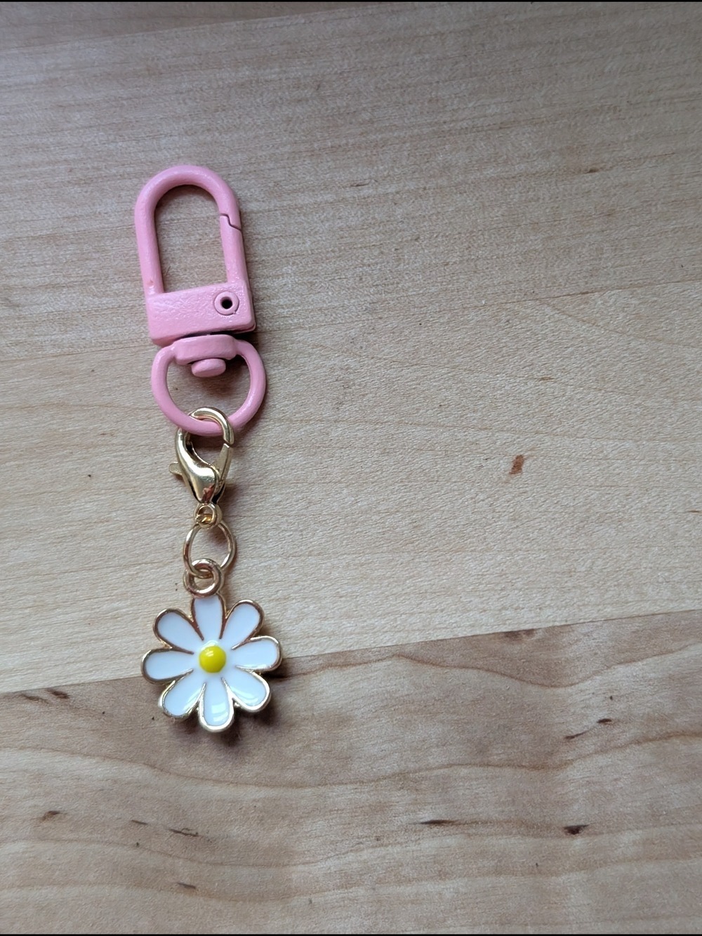 Pink Keychain with White Daisy Charm - Picture 1 of 3